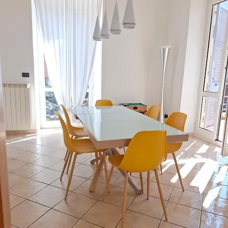 La Terrazza Apartment,a 50 Mt Dal Mare 瓦拉泽